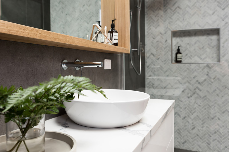 Restaurant powder room cleaning